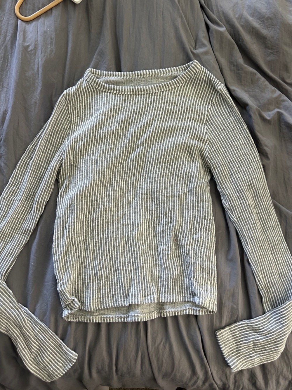 Gray Ribbed Long-Sleeve Women’s Sweater